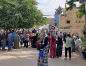 إقبال كبير من أهالى قرية دجوى بالقليوبية للمشاركة بانتخابات النواب.. صور