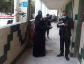 صور.. السيدات تتصدر المشهد بلجان انتخابات النواب بمركز فاقوس