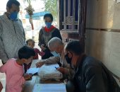 توافد المواطنين بالشرقية مصطحبين أطفالهم على اللجان الانتخابية.. فيديو وصور