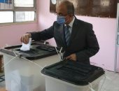 رئيس جامعة الزقازيق يدلى بصوته فى انتخابات النواب بالتجمع الخامس.. صور
