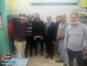 مؤمن زكريا يدلى بصوته فى الانتخابات البرلمانية ويعلق: "ربنا يحفظ مصر"..فيديو وصور