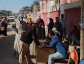 إقبال كبير على اللجان الانتخابية بالقنطرة غرب في الإسماعيلية.. صور