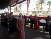فتيات بورسعيد يتصدرن المشهد الانتخابى وسط إجراءات احترازية وأمنية.. صور