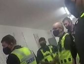 الشرطة البريطانية تغرم أصحاب عيد ميلاد 10 آلاف أسترلينى بسبب كورونا.. فيديو