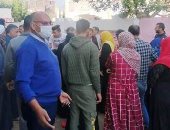 طوابير للناخبين أمام لجان انتخابات النواب بالشرقية وسط إجراءات وقائية.. صور