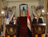 وزير خارجية فرنسا يشيد بانفتاح إسرائيل على دول عربية.. ويؤكد: لا سلام دون دولتين