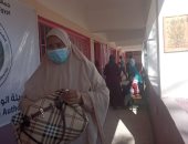 توافد السيدات على لجان انتخابات مجلس النواب بطور سيناء.. صور