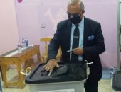 مساعد وزير التموين يدلى بصوته فى انتخابات النواب..ويؤكد الدولة تستكمل بناء المؤسسات 