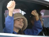 إيميلى راتاجكوسكى تحتفل بفوز جو بايدن في شوارع لوس أنجلوس.. صور