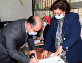  رئيس البورصة يدلى بصوته فى انتخابات مجلس النواب بالتجمع الخامس