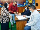 فيديو وصور.. إقبال كثيف من الناخبين على لجنة قصر الدوبارة بمنطقة قصر النيل