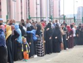 القومى للمرأة يرصد أطول طابور للمشاركة بانتخابات النواب بالأسمرات .. صور