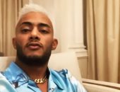 محمد رمضان يكشف عن لوك جديد ويغير لون شعره لـ الأبيض .. فيديو