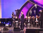 وائل جسار يبدأ حفل مهرجان الموسيقى بأغنية "بحبك يامصر"
