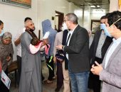 محافظ الفيوم يفاجئ المستشفى العام بجولة لمتابعة سير العمل
