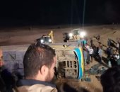 مصرع شخص وإصابة 36 آخرين فى انقلاب أتوبيس بطرق القصير - سفاجا