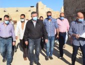 محافظ البحر الأحمر يتابع المشروعات الخدمية فى مدينة القصير