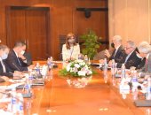 وزيرة الهجرة تلتقى ممثلى الوزارات لوضع محاور مؤتمر مصر تستطيع بالصناعة