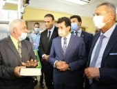 وزير الشباب والرياضة يفتتح معرض الكتاب بنادي طلعت حرب