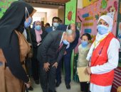 محافظ القليوبية يدشن الحملة القومية لتطعيم تلاميذ المدارس ضد الديدان المعوية