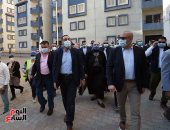 رئيس الوزراء يتفقد مشروع الإسكان الاجتماعى ببور فؤاد