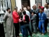 خناقة على صلاة المغرب بالدقهلية وعمدة القرية والغفر يتدخلون.. فيديو