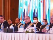 أكاديمية النقل البحرى تكرم وزير الطيران خلال حفل كلية الدراسات العليا .. صور