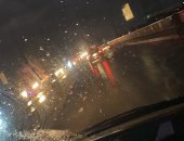 تساقط مياه الأمطار بغزارة يعيق الحركة المرورية أعلى كوبرى 6 أكتوبر.. فيديو