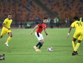 القائم يمنع هدف مصطفى محمد الأول مع منتخب مصر أمام توجو بعد مرور 30 دقيقة
