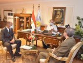 محافظ أسيوط يعلن وضع خطة لتعزيز آلية تحصيل الإيرادات وترشيد الإنفاق