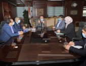 محافظ بنى سويف يناقش عددا من الموضوعات والملفات الهامة بالمنظومة التعليمية