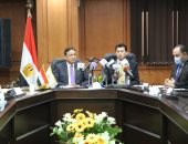 وزير الرياضة يبحث آليات مبادرة "مصر أولاً لا للتعصب" مع رئيس الأعلى للإعلام