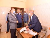 محافظ أسيوط يفاجئ مدرسة النور للمكفوفين ويكلف لجنة من التفتيش بحصر السلبيات