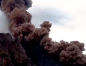 ثوران هائل لبركان سترومبولى فى إيطاليا للمرة الثانية خلال عام واحد.. فيديو