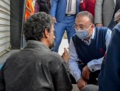 محافظ الإسكندرية يوجه بتحويل شخص بلا مأوى إلى المستشفى لتلقى العناية الطبية