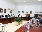 وزير الآثار يجتمع باتحاد الغرف السياحية لمناقشة الوضع الراهن للقطاع السياحى