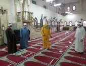الأوقاف تواصل حملة نظافة وتعقيم المساجد استعدادًا لصلاة الجمعة غدًا