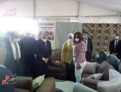 وزيرة التضامن تفتتح معرض الأثاث الدمياطى والأسر المنتجة بالمنيا.. صور