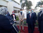 وزير الكهرباء يطالب بالعمل على تسويق منتجات الطاقة المتجددة.. صور