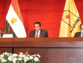 وزير التعليم العالى يوجه بانتظام الدراسة بالجامعات والاستعداد لامتحانات الميد تيرم