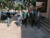 نائب رئيس جامعة بنها يتابع إلتزام الكليات بالإجراءت الإحترازية لفيروس كورنا