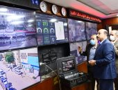 محافظ أسوان يتفقد غرفة العمليات.. ويؤكد: لا شكاوى بانتخابات الإعادة