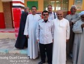 صور.. أبناء مدينة القرنة يدلون بأصواتهم فى إعادة مجلس النواب بالأقصر