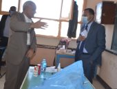 رئيس مدينة إسنا يتفقد لجان التصويت بجولة الإعادة بانتخابات النواب بالأقصر.. صور