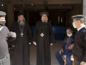 أسقف عام إسنا وأرمنت يدلى بصوته فى إنتخابات الإعادة لمجلس النواب