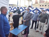 محافظ أسيوط يتفقد بعض مقار لجان انتخابات النواب بحى شرق وغرب.. فيديو وصور