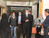 محافظ قنا يتابع سير انتخابات مجلس النواب بعدد من اللجان.. صور