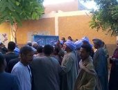 إقبال الناخبين على لجان أسوان قبل انتهاء اليوم الأول من انتخابات البرلمان.. صور