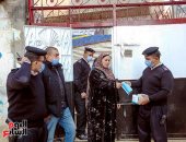 المواطنون يقبلون على اللجان الانتخابية للإدلاء بأصواتهم بدوائر العاصمة.. فيديو