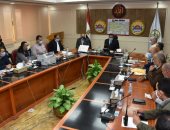 محافظ مطروح يترأس غرفة عمليات سير الانتخابات ويناشد المواطنين بالمشاركة